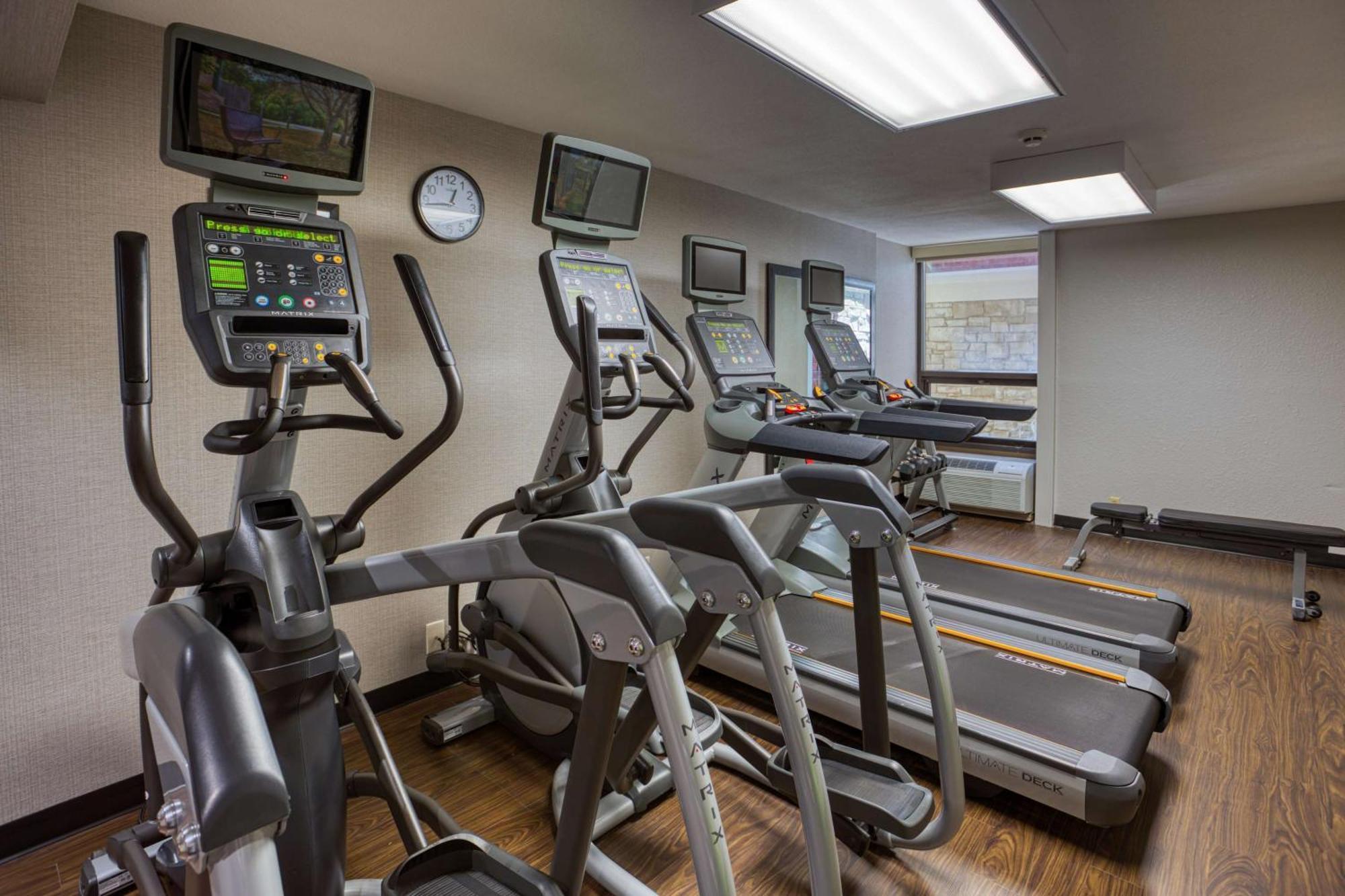 Drury Inn & Suites St. Louis - Fairview Heights Extérieur photo