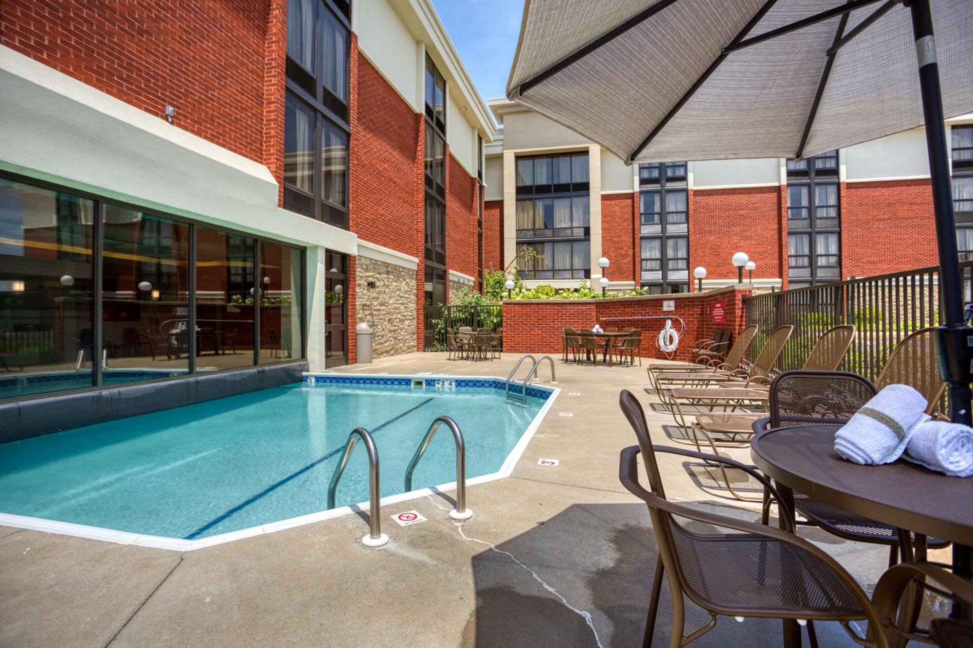 Drury Inn & Suites St. Louis - Fairview Heights Extérieur photo