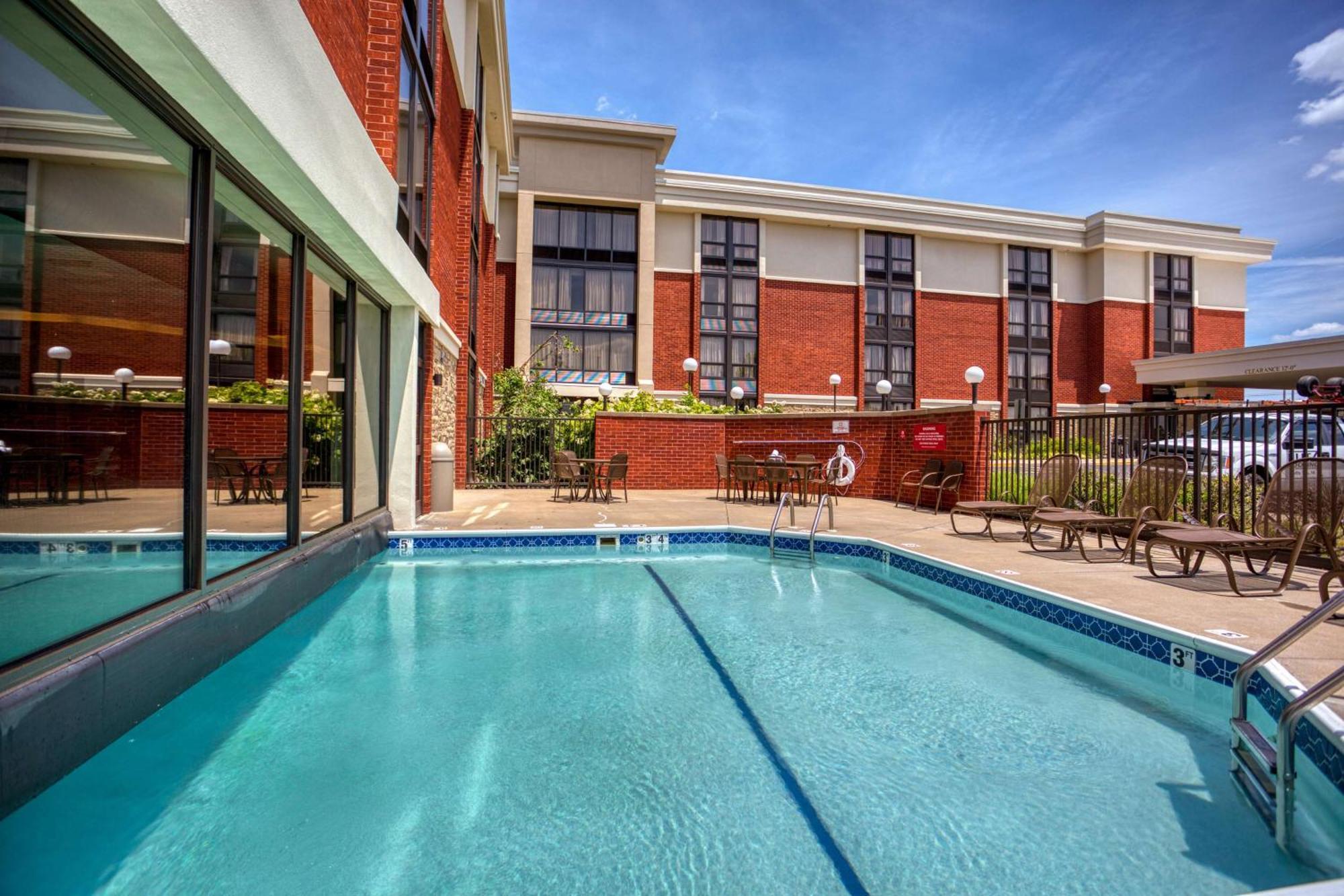 Drury Inn & Suites St. Louis - Fairview Heights Extérieur photo