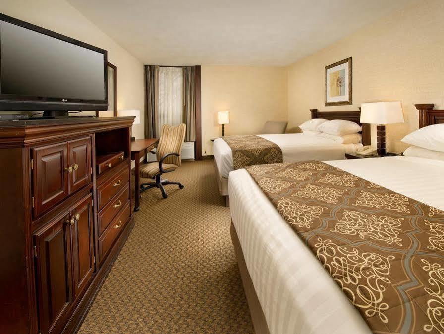 Drury Inn & Suites St. Louis - Fairview Heights Extérieur photo